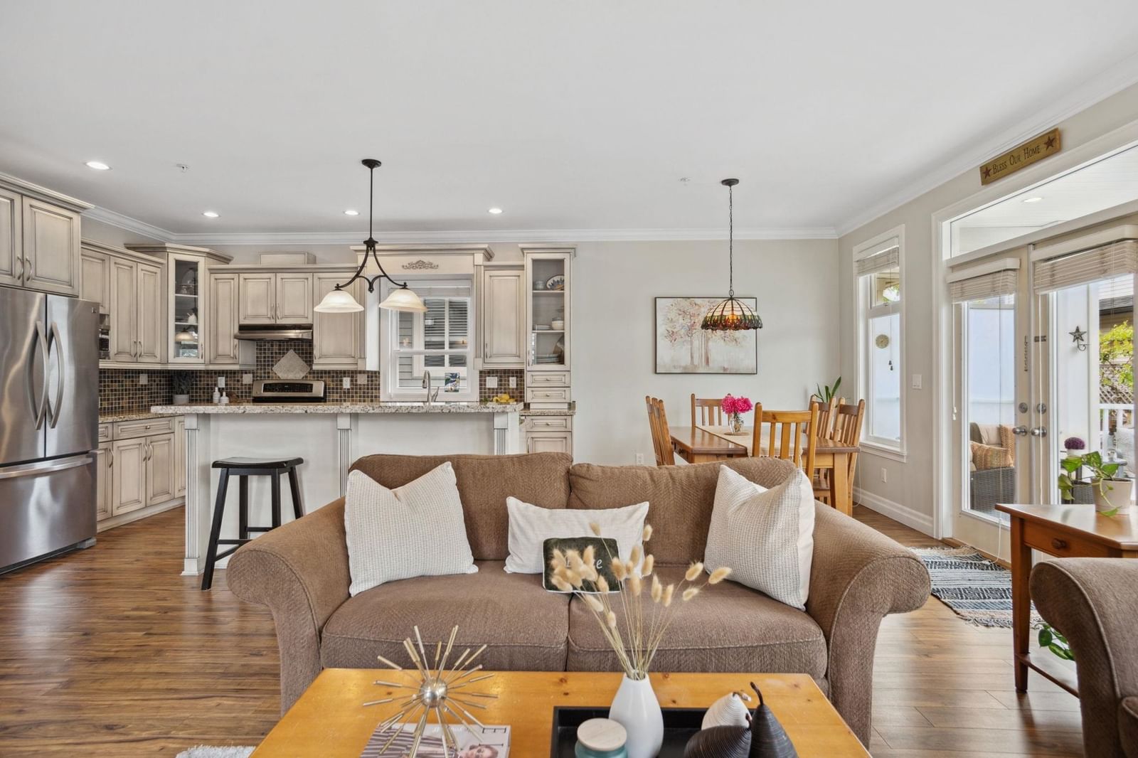 Listing Image 10