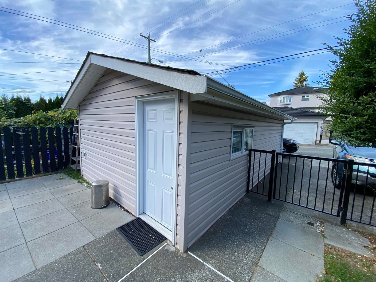 Listing Image 15
