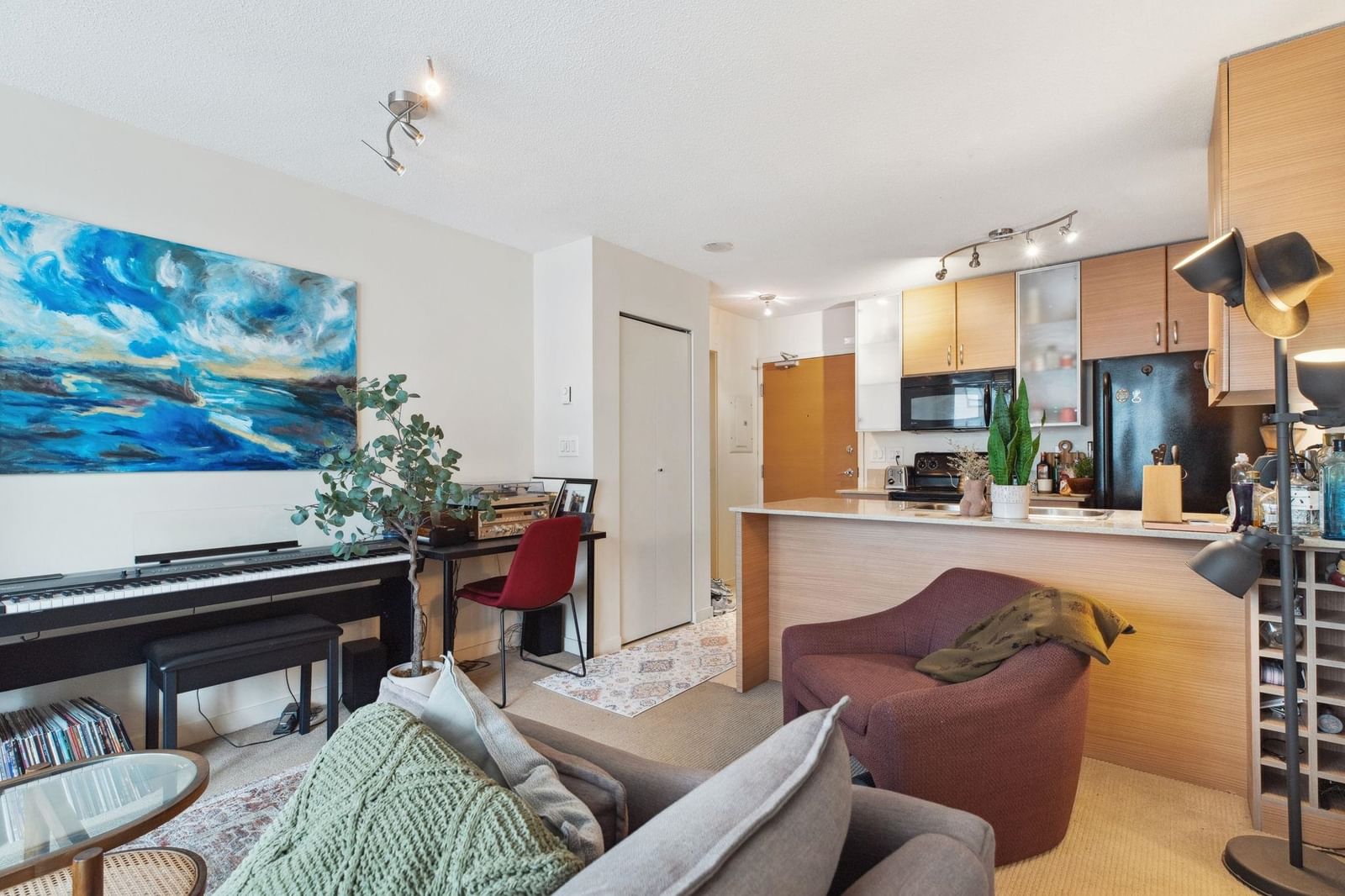 Listing Image 10