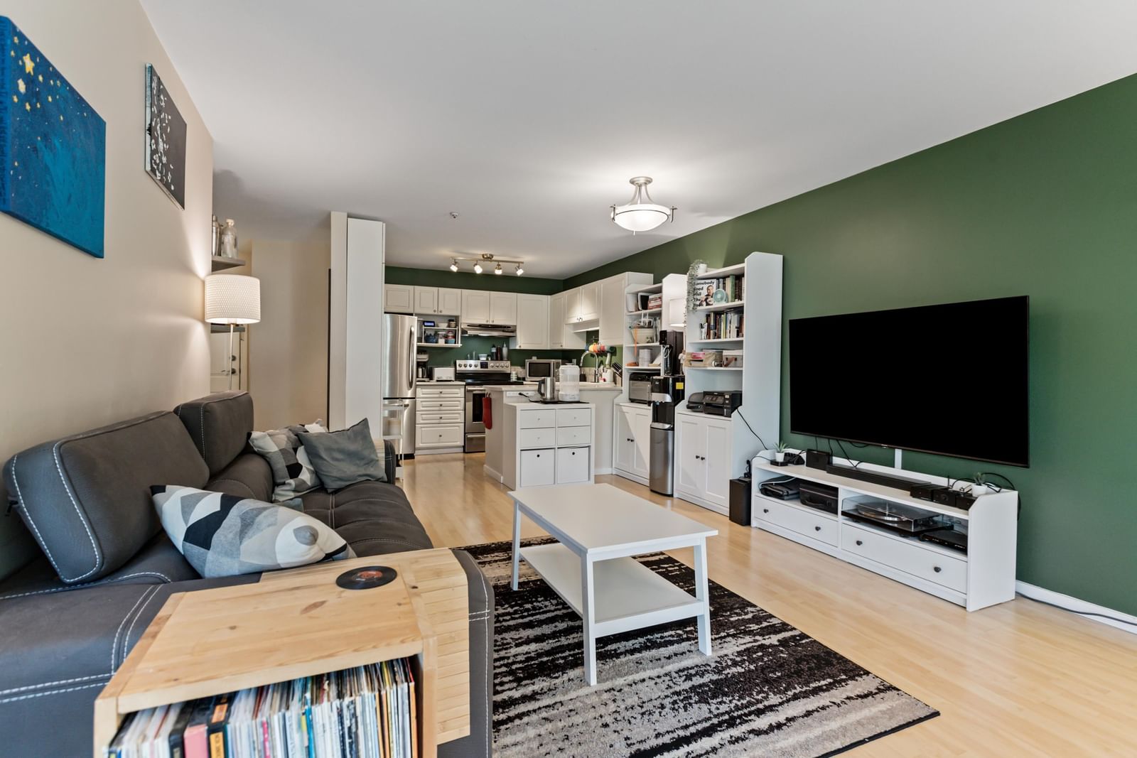 Listing Image 14