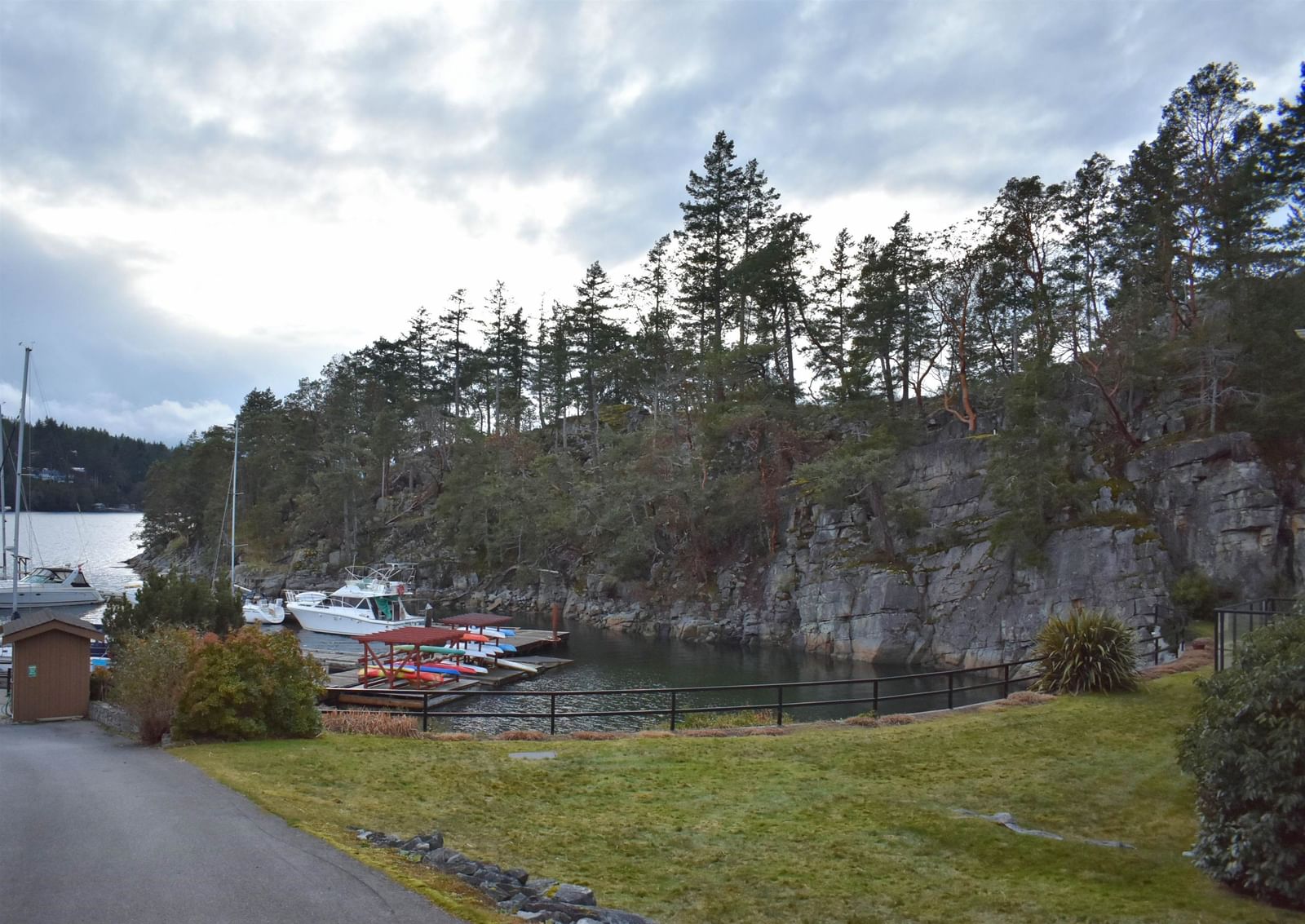 Listing Image 12