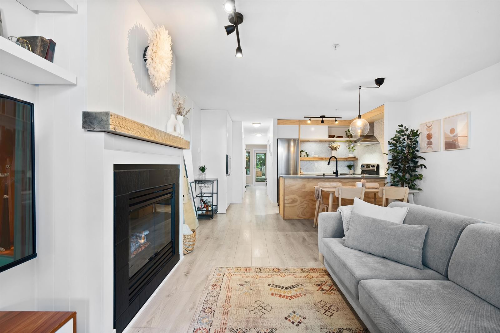 Listing Image 12