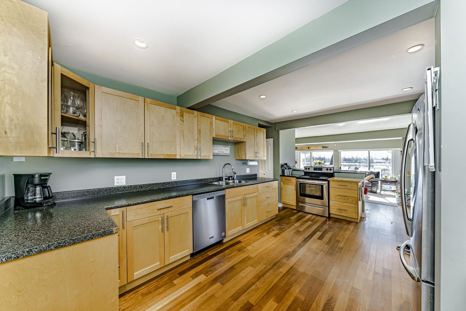 Listing Image 18
