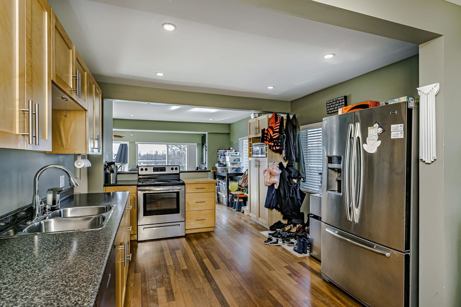 Listing Image 19