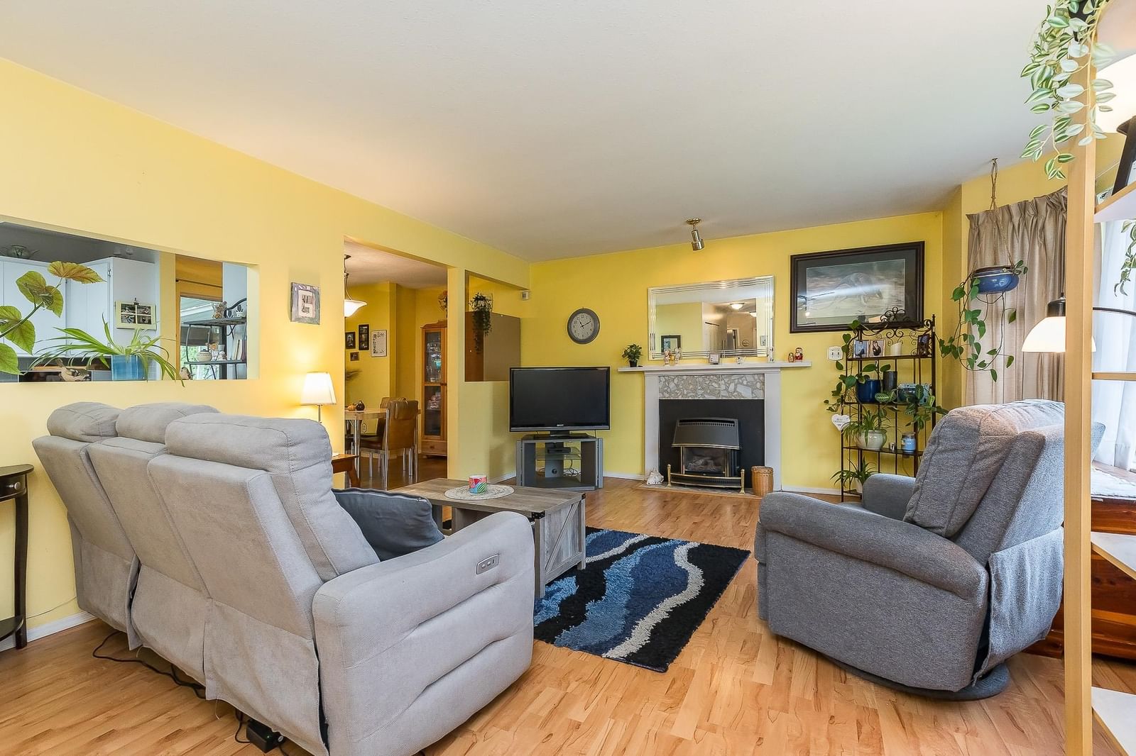 Listing Image 12