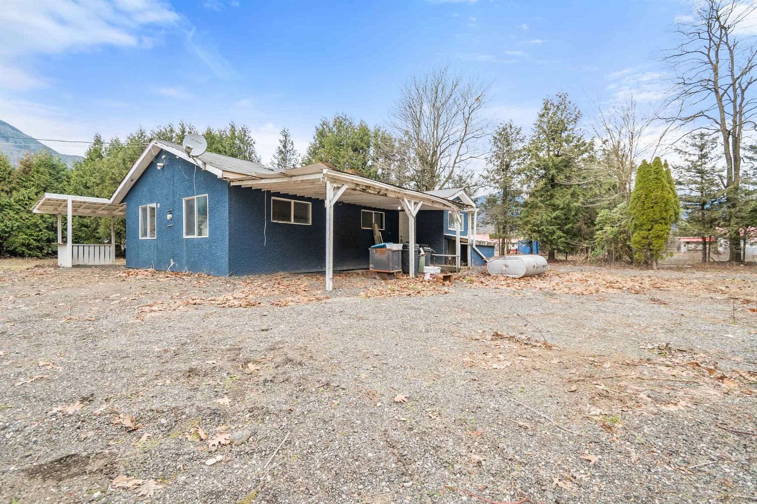 Listing Image 4