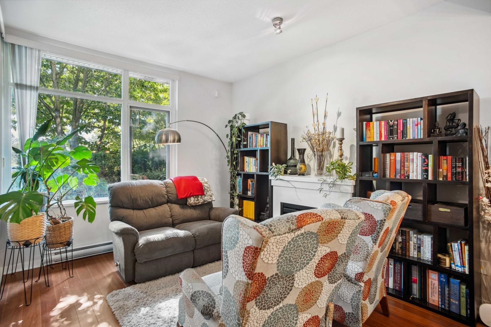 Listing Image 12