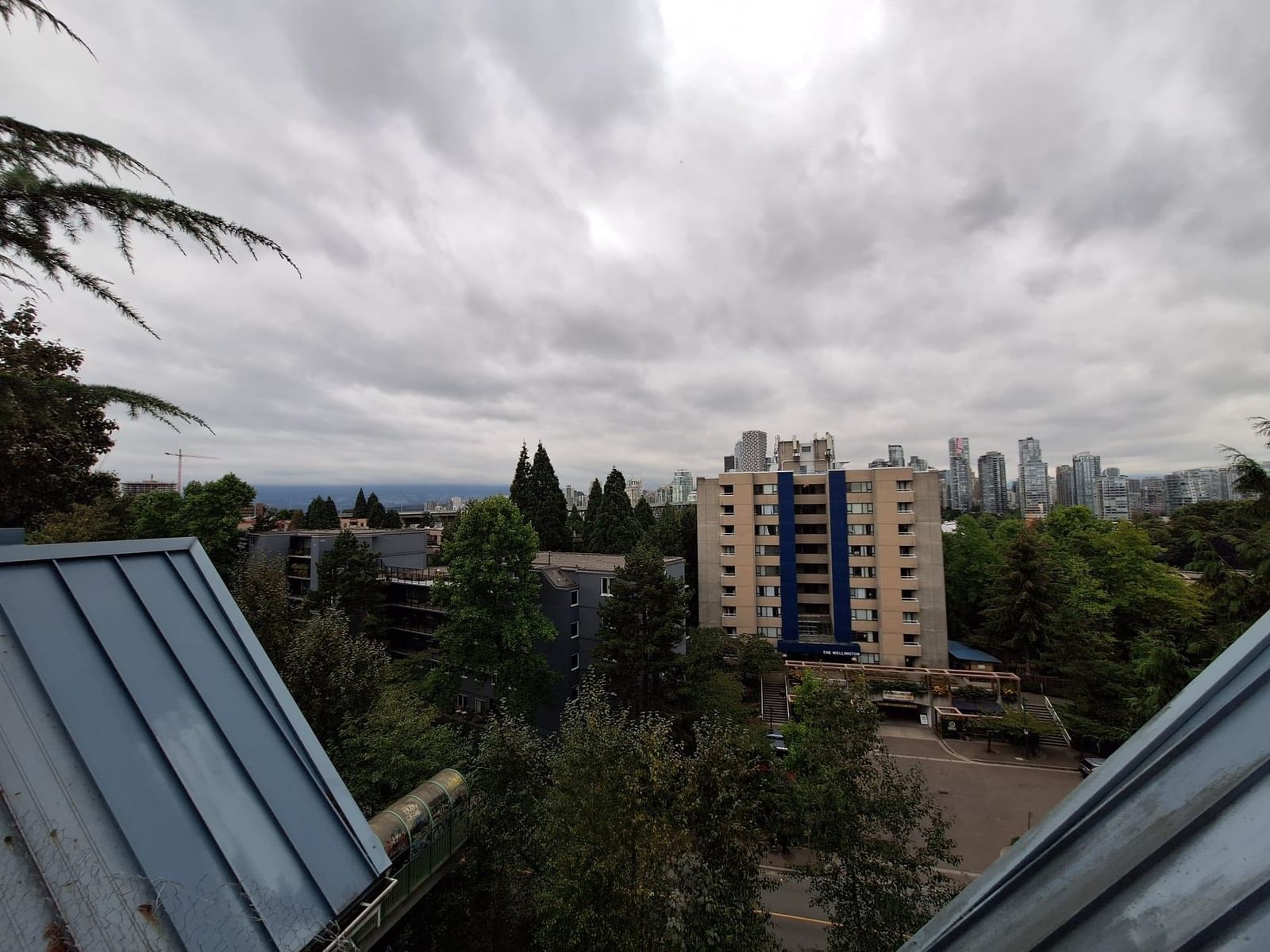 Listing Image 5