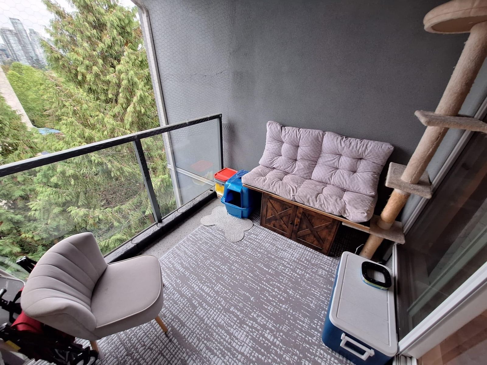 Listing Image 6