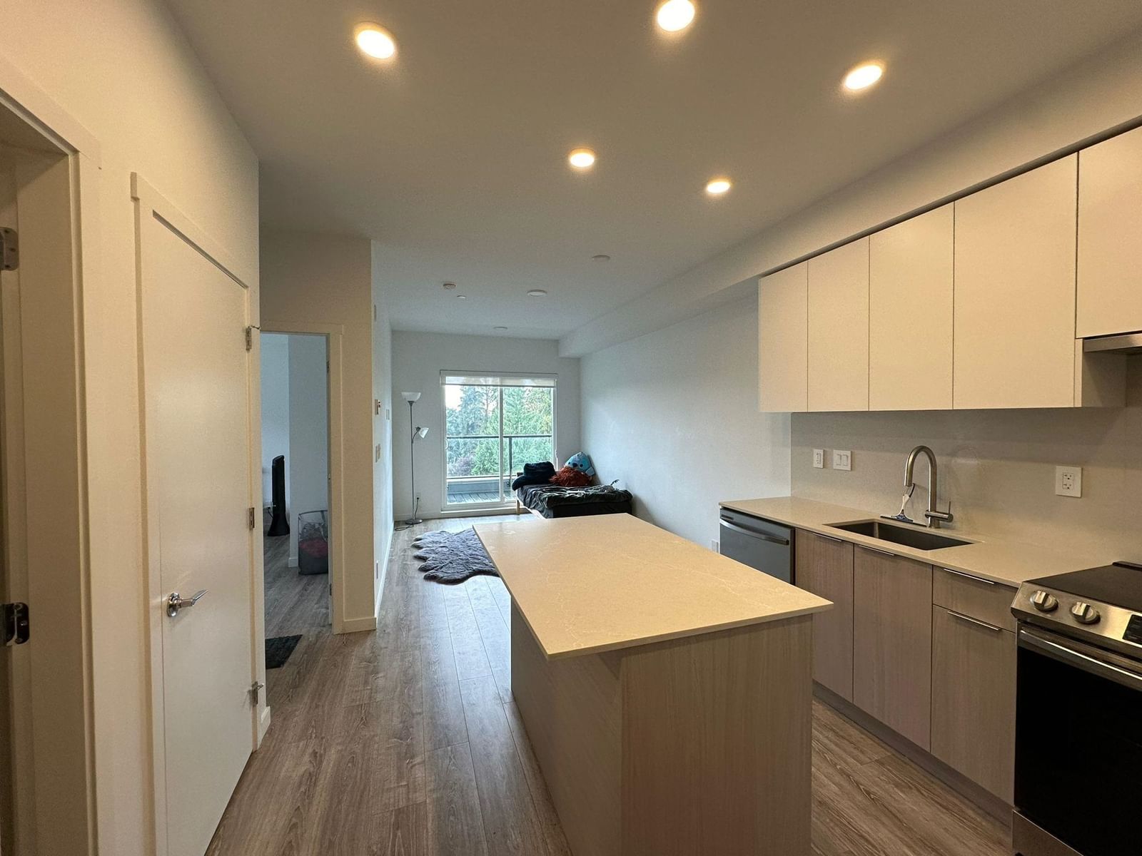 Listing Image 10