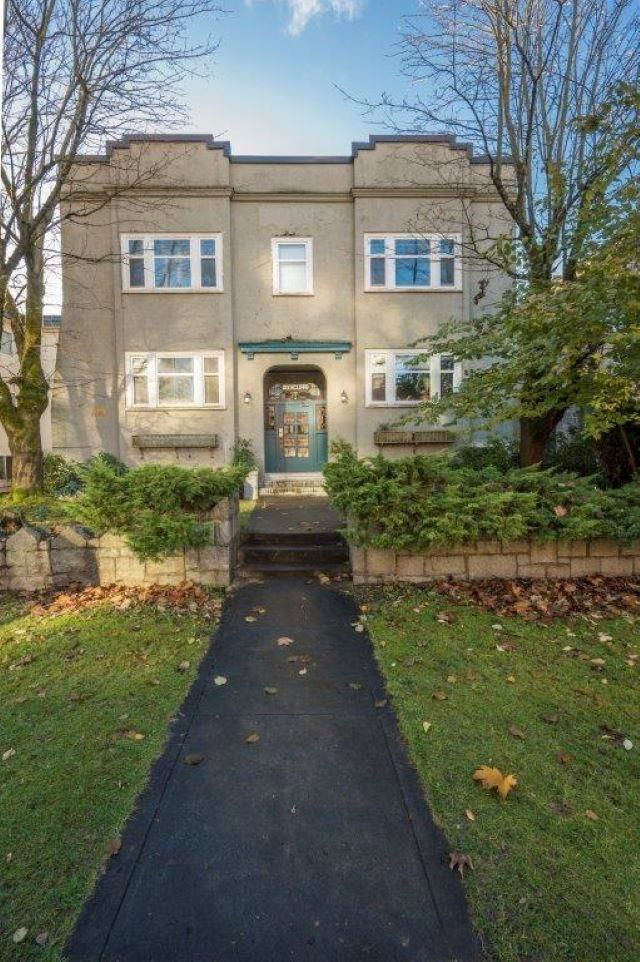 6 - 1086 10th Ave Street W