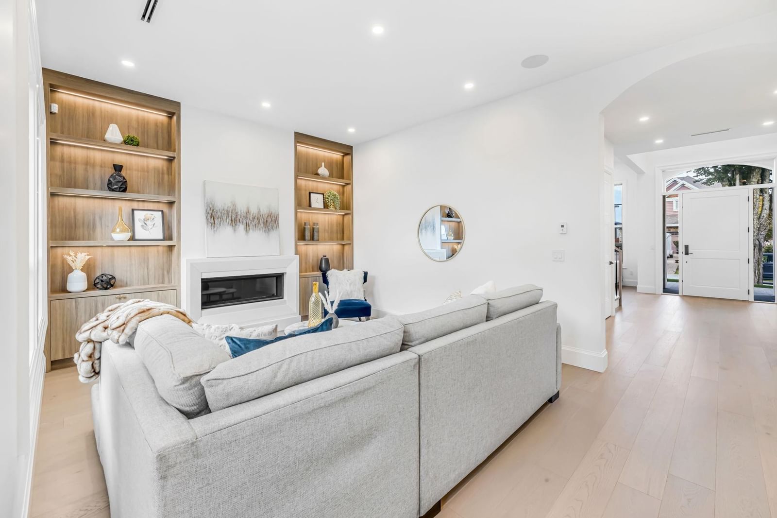 Listing Image 12