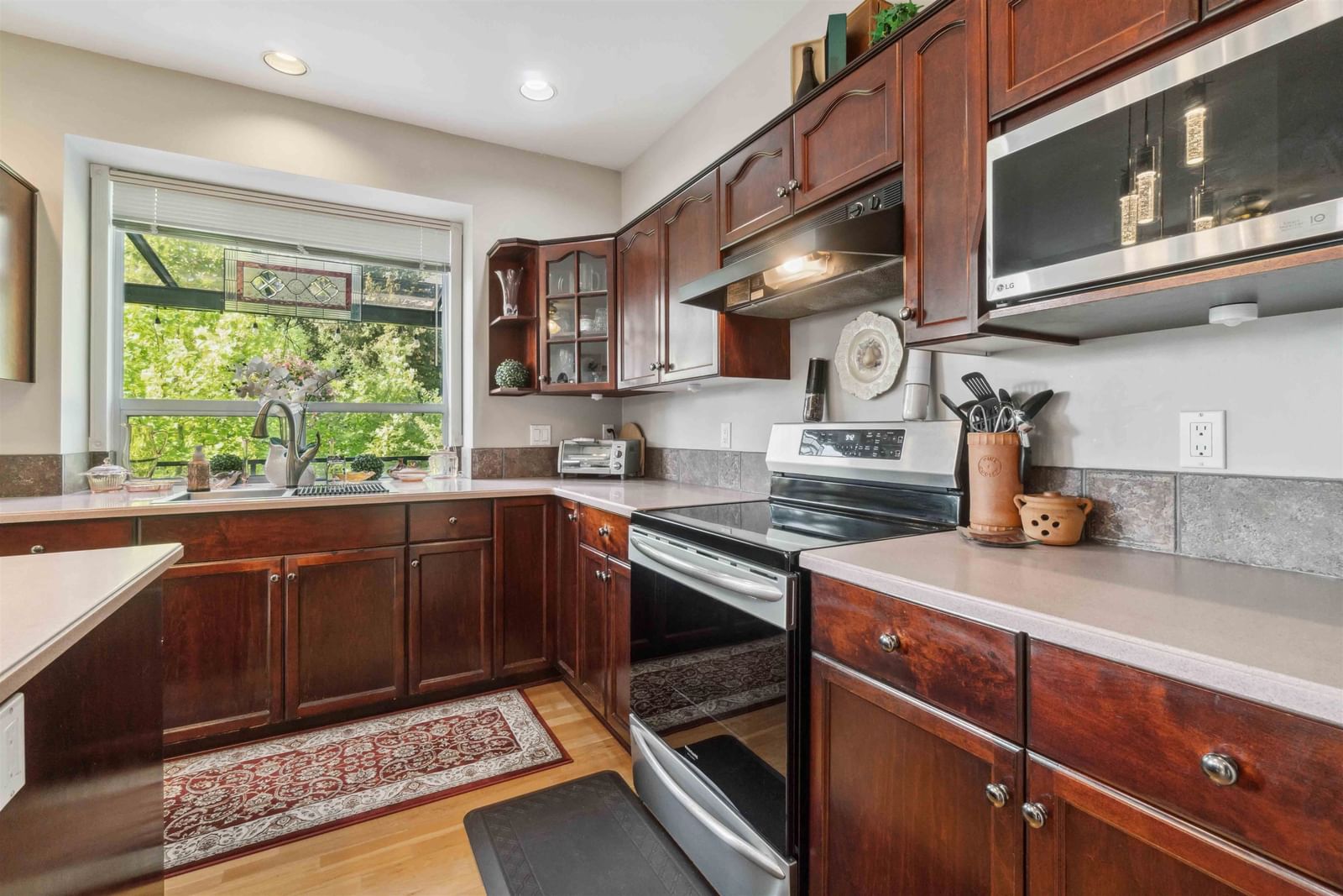 Listing Image 19