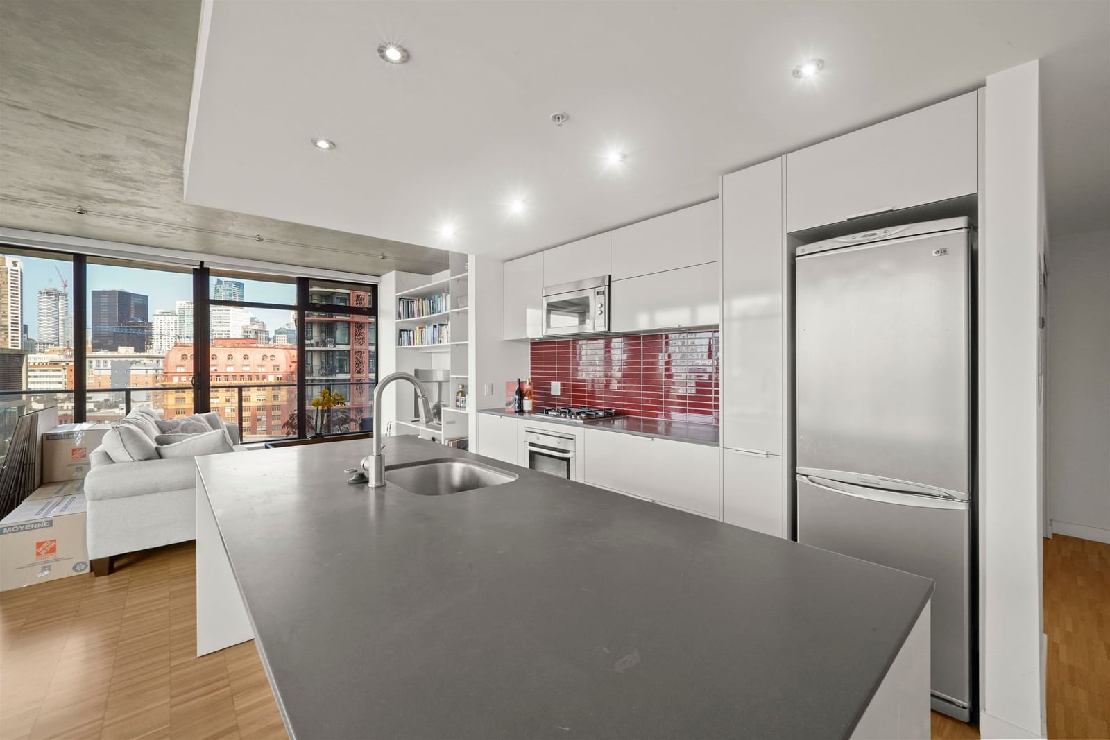 Listing Image 6