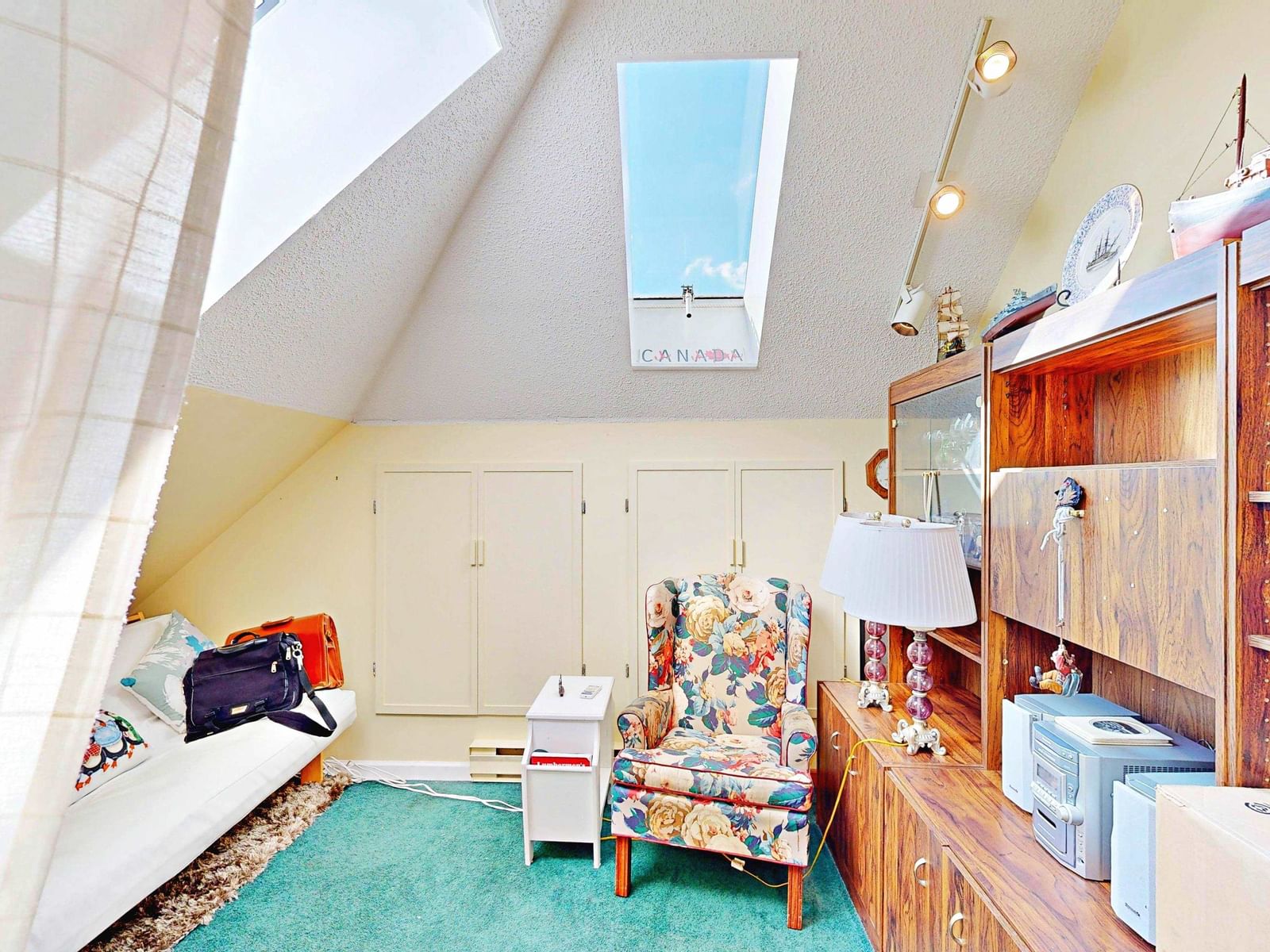 Listing Image 12