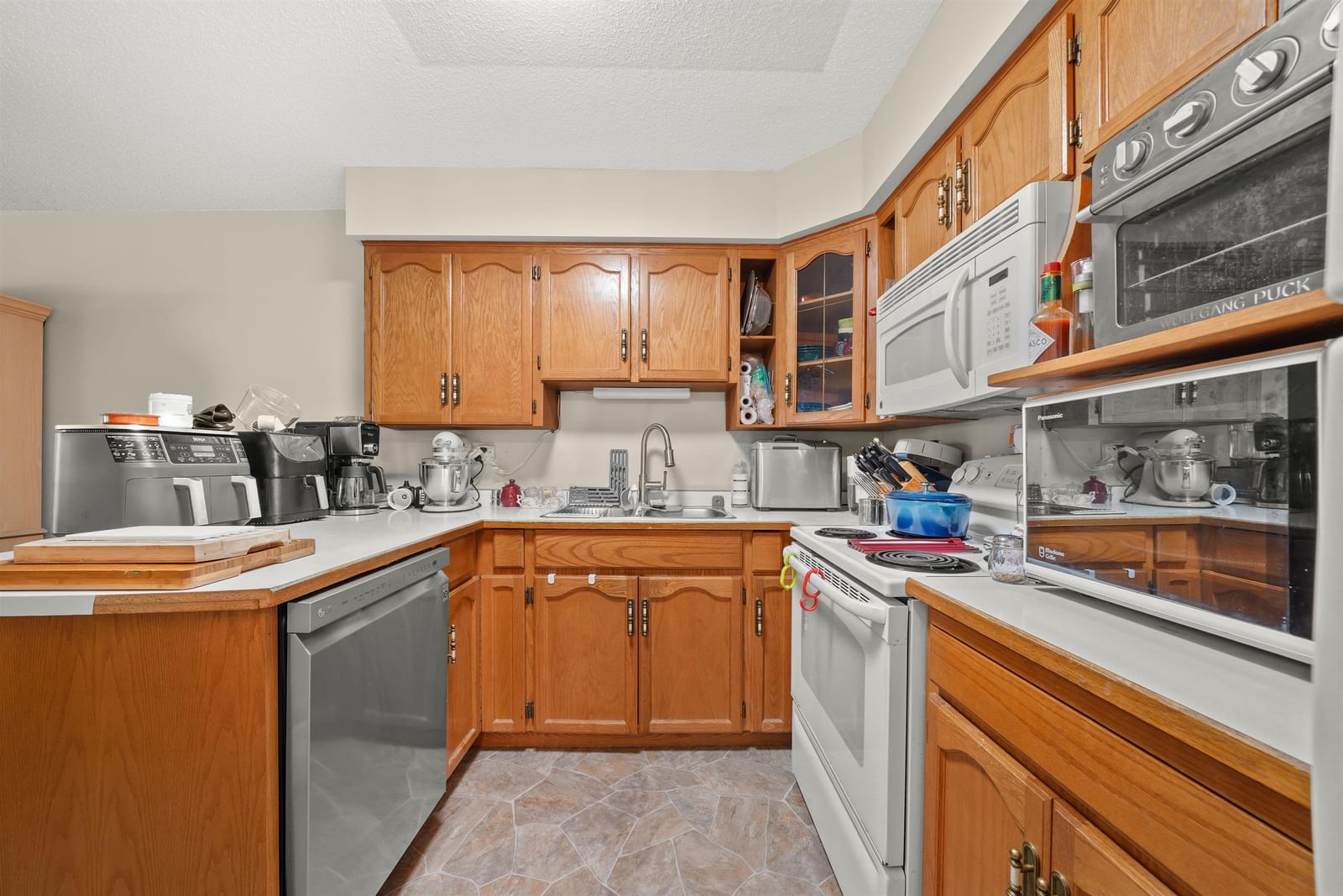 Listing Image 17