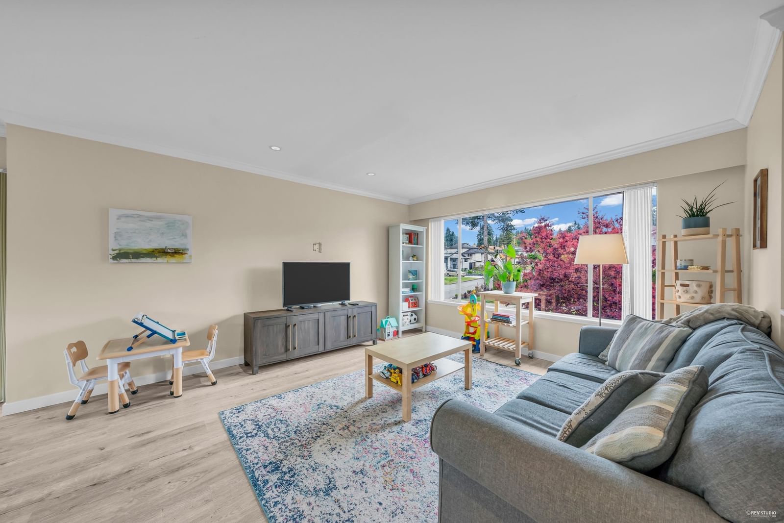 Listing Image 5