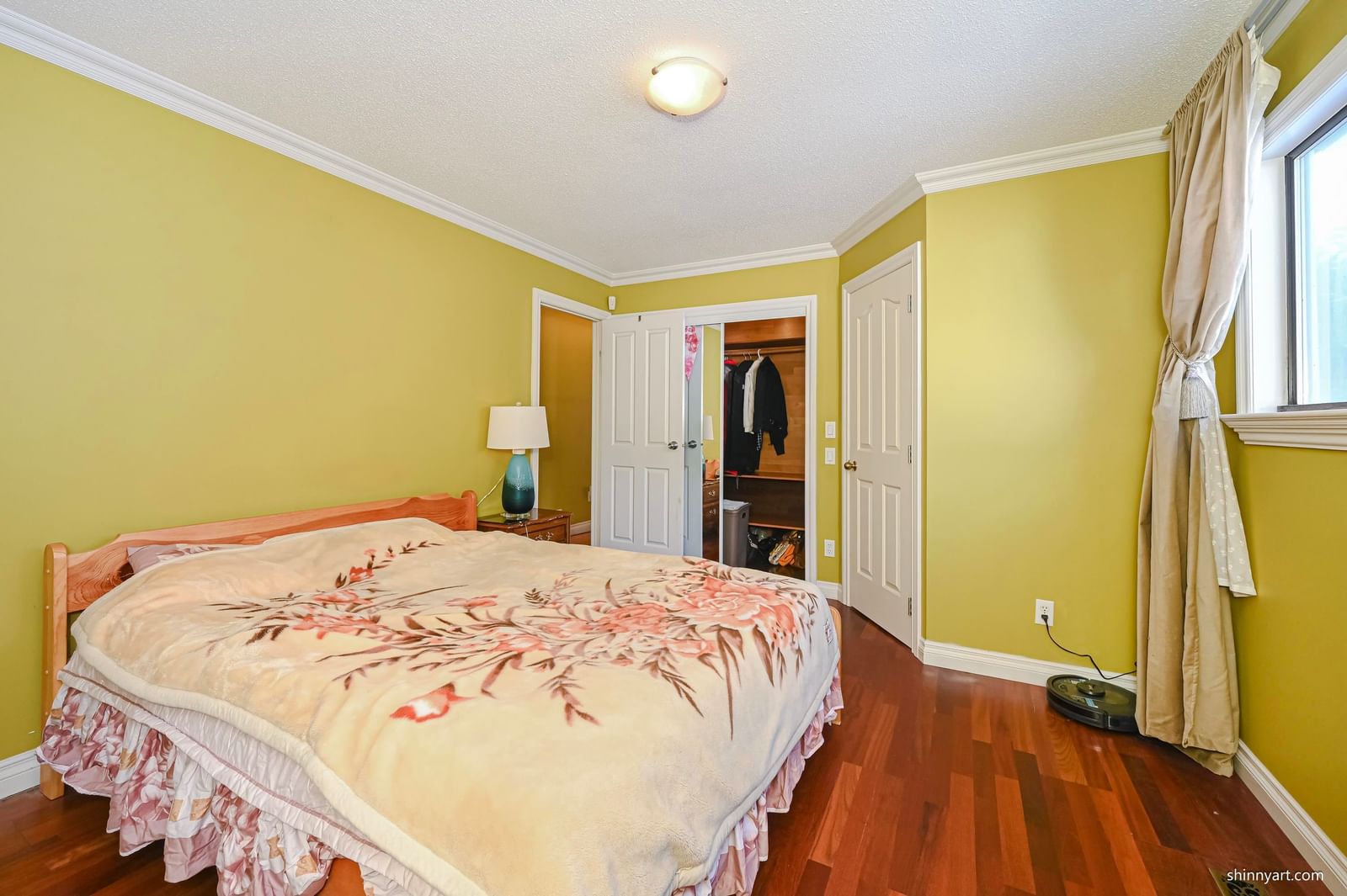 Listing Image 8