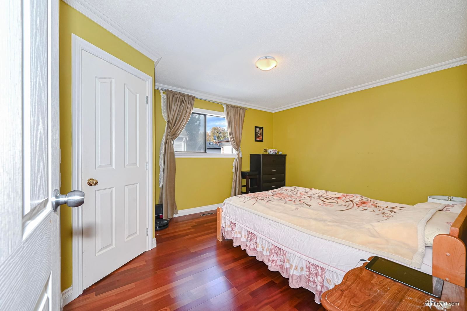 Listing Image 9