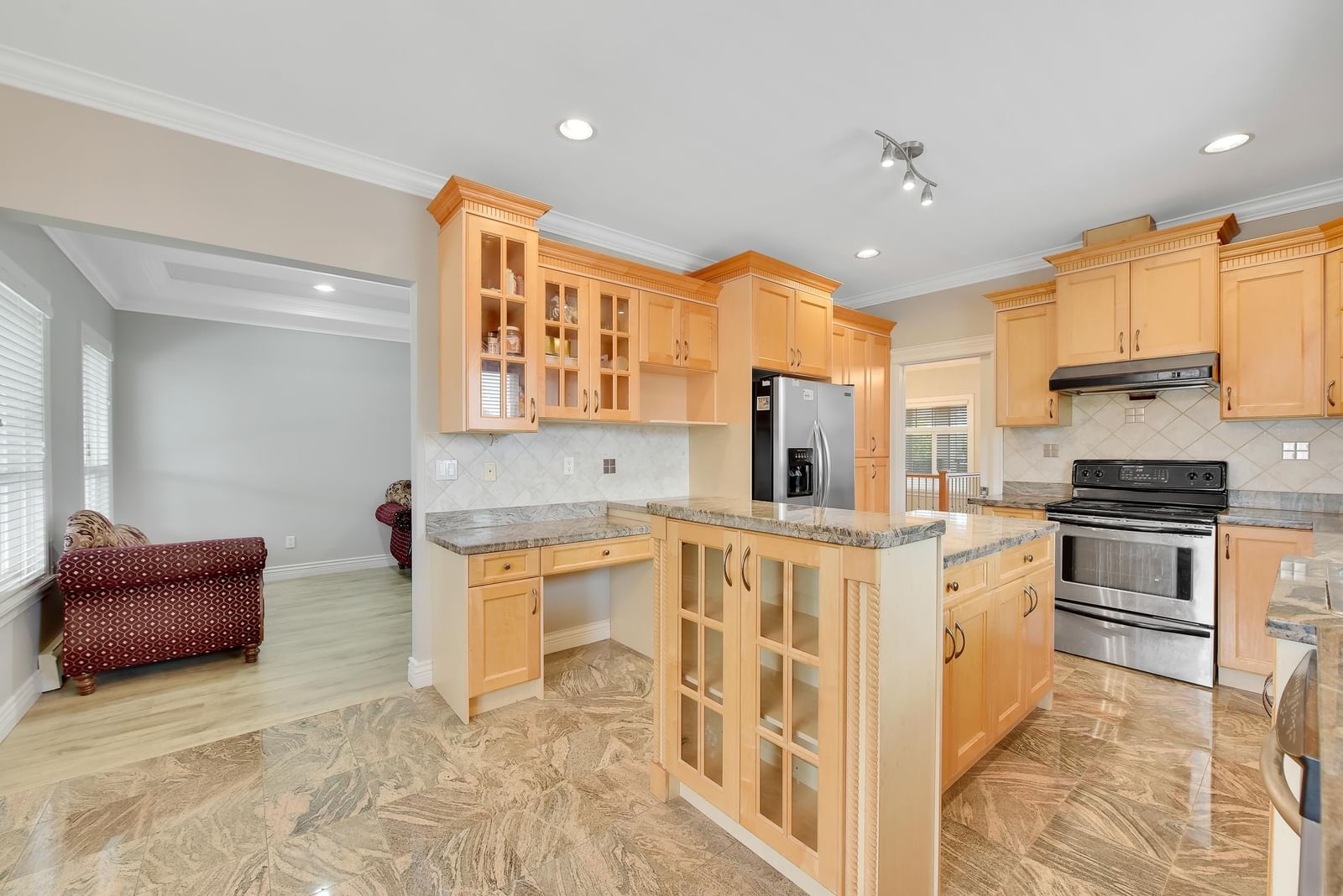 Listing Image 19