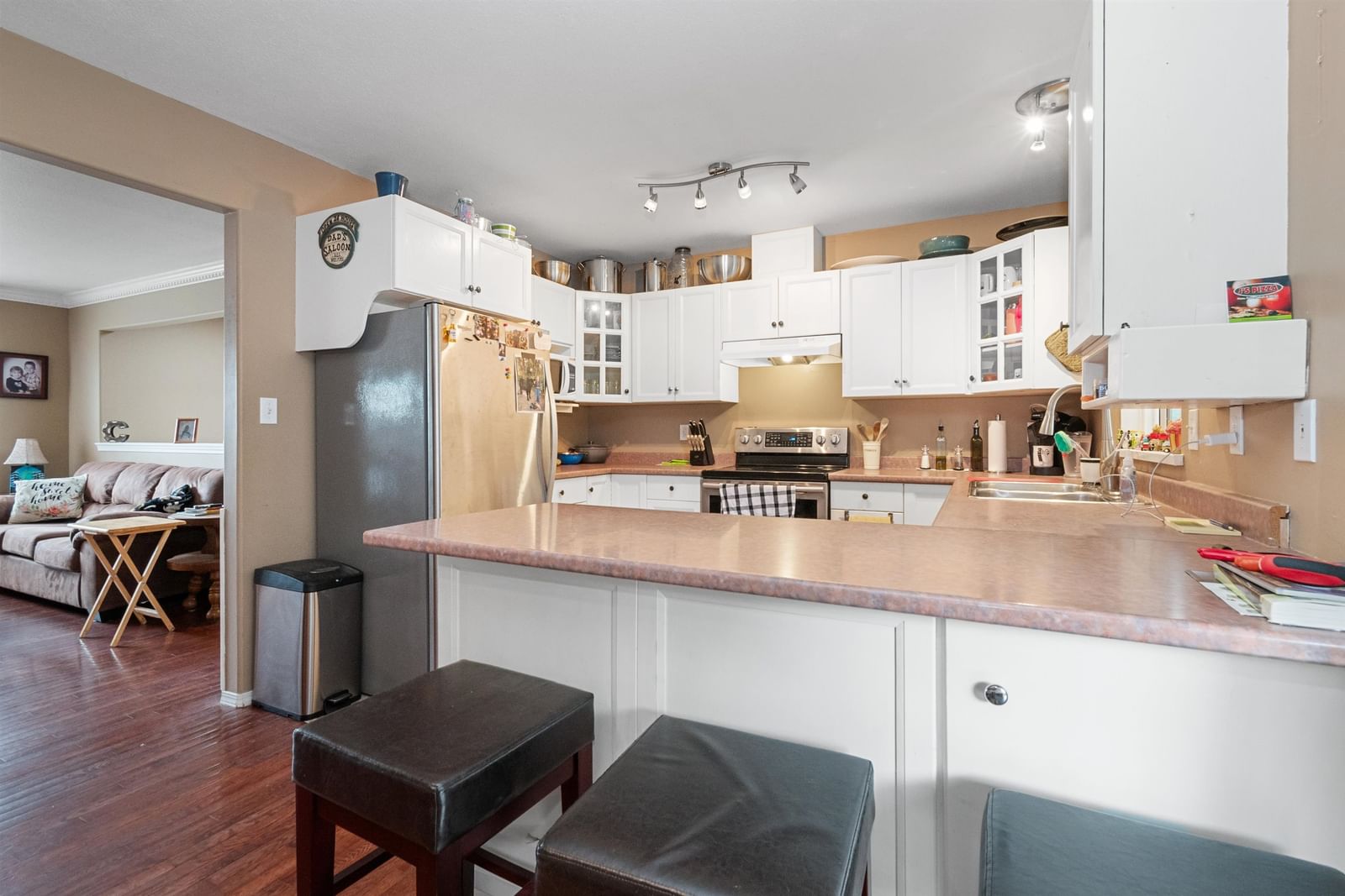 Listing Image 8