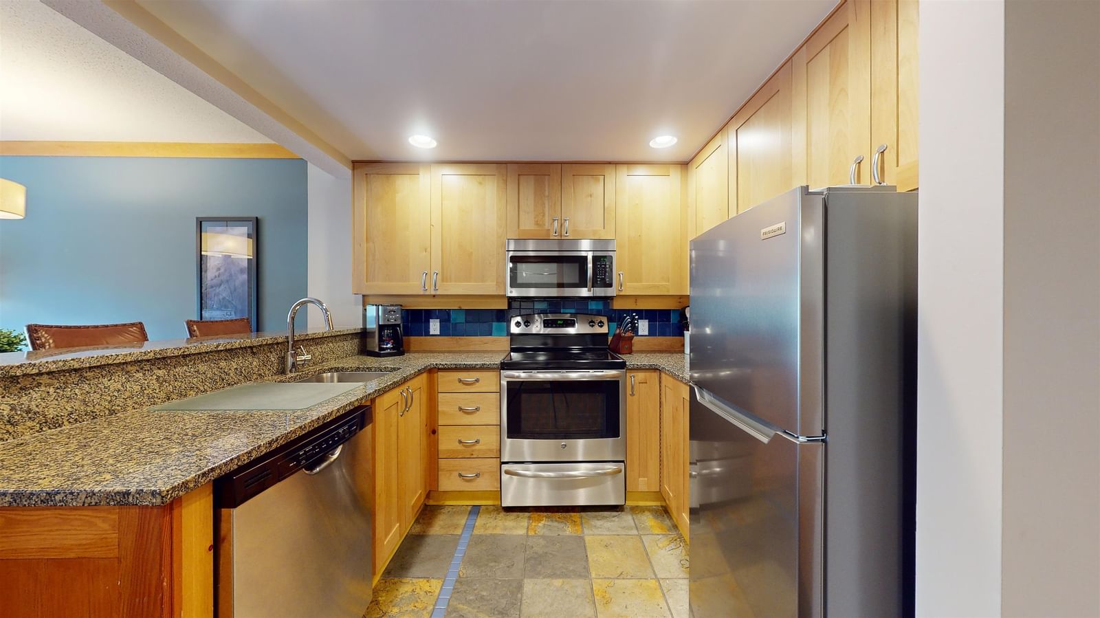 Listing Image 12