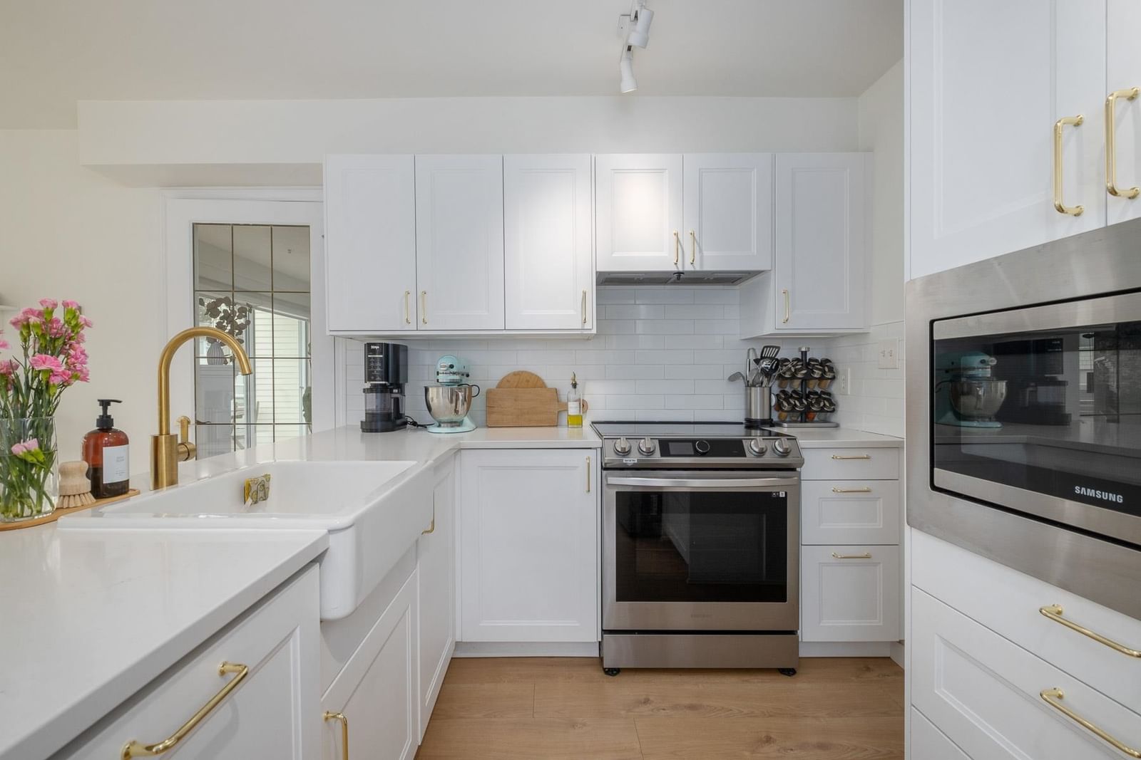 Listing Image 16