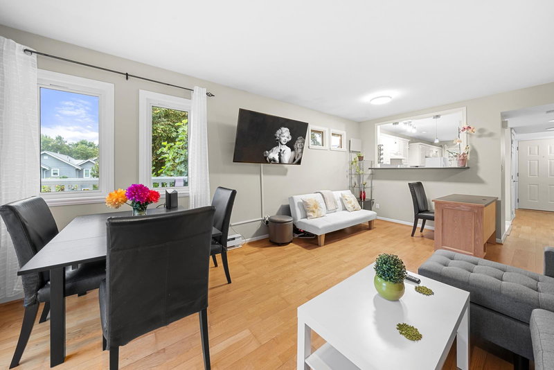 203 - 1538 Bowser Avenue, North Vancouver, V7P 2Y3 | Image 2