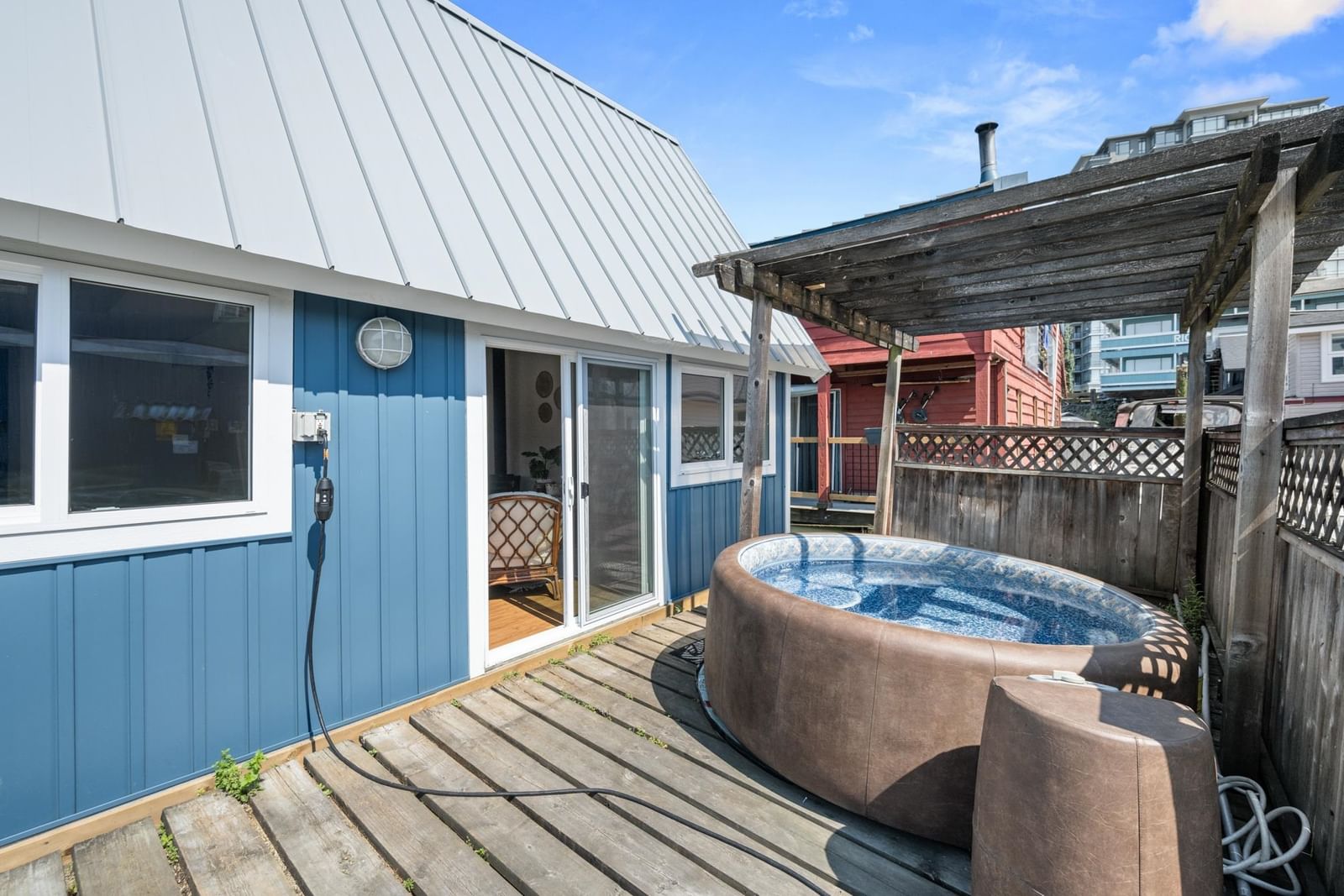 Listing Image 6