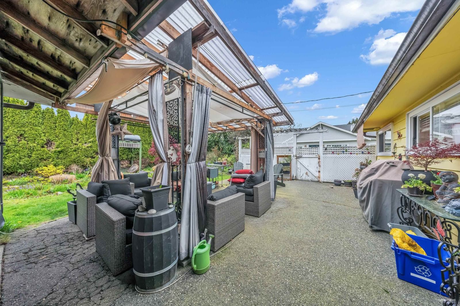 Listing Image 8