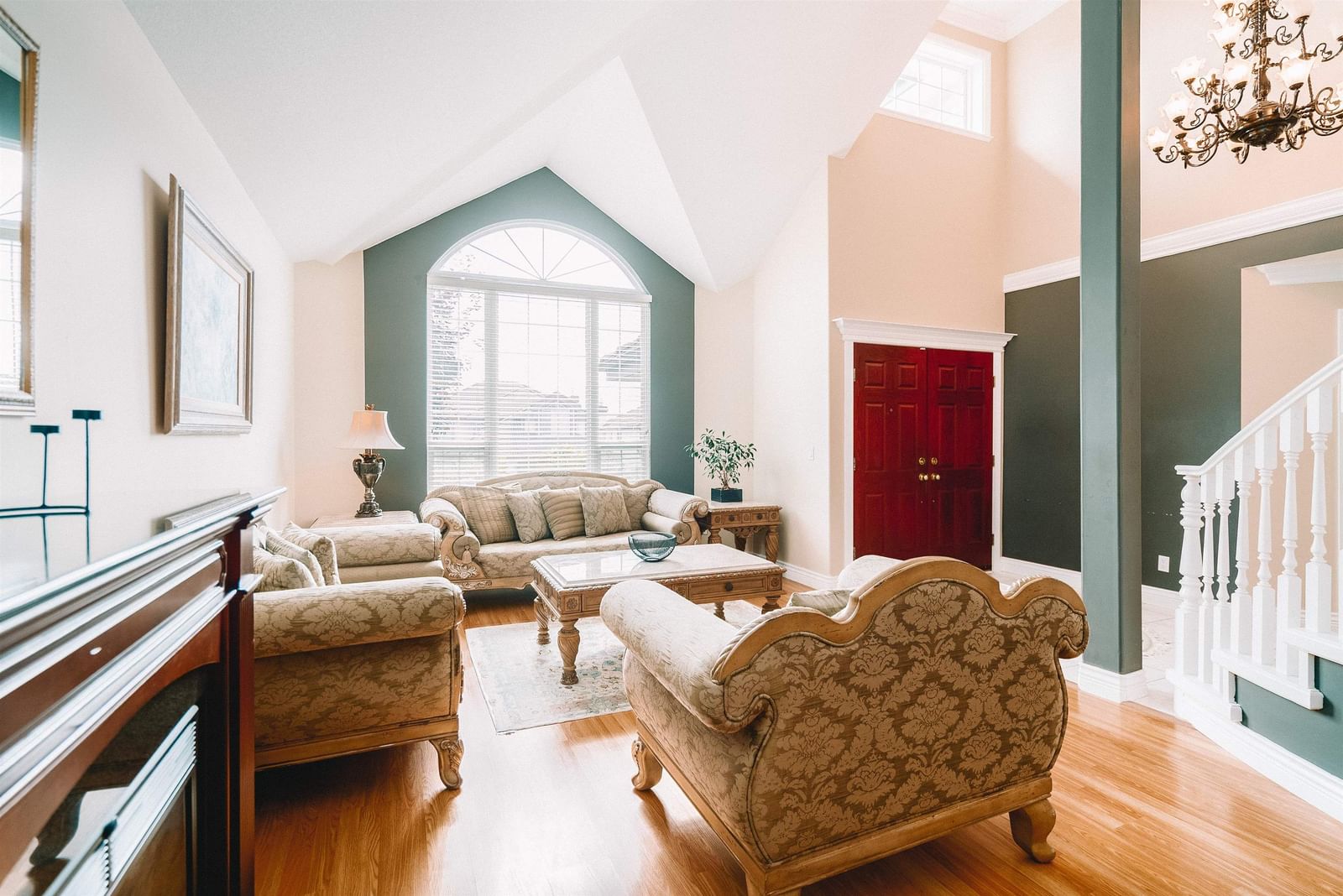 Listing Image 1