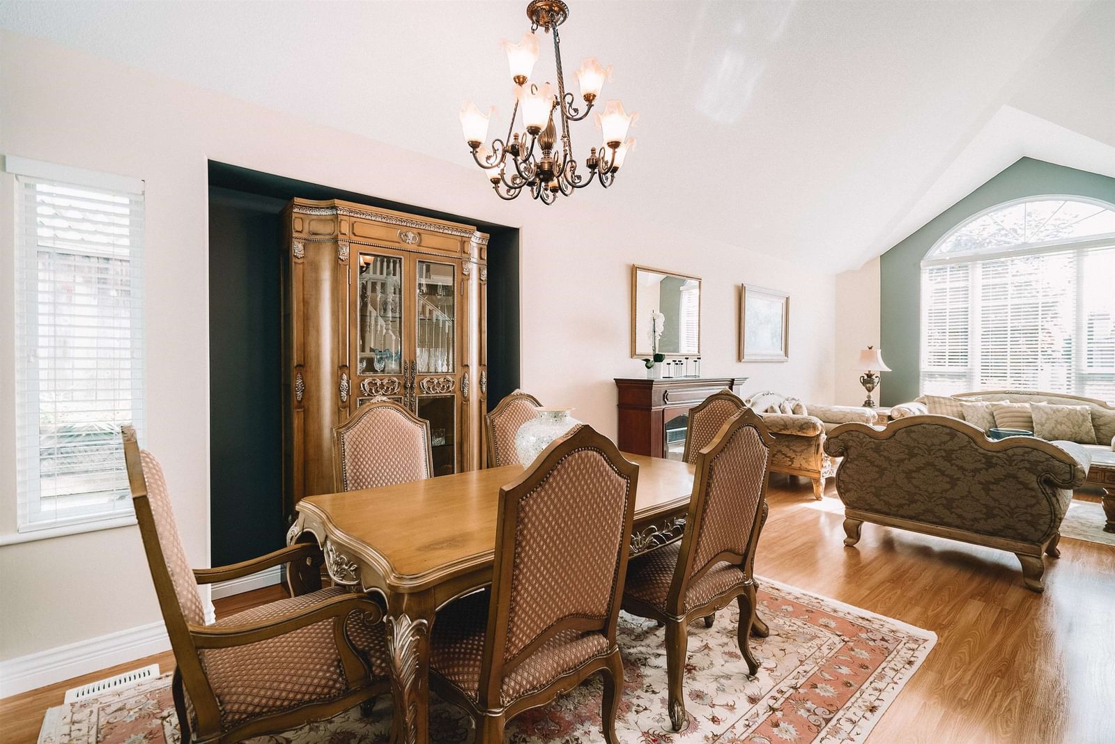 Listing Image 6