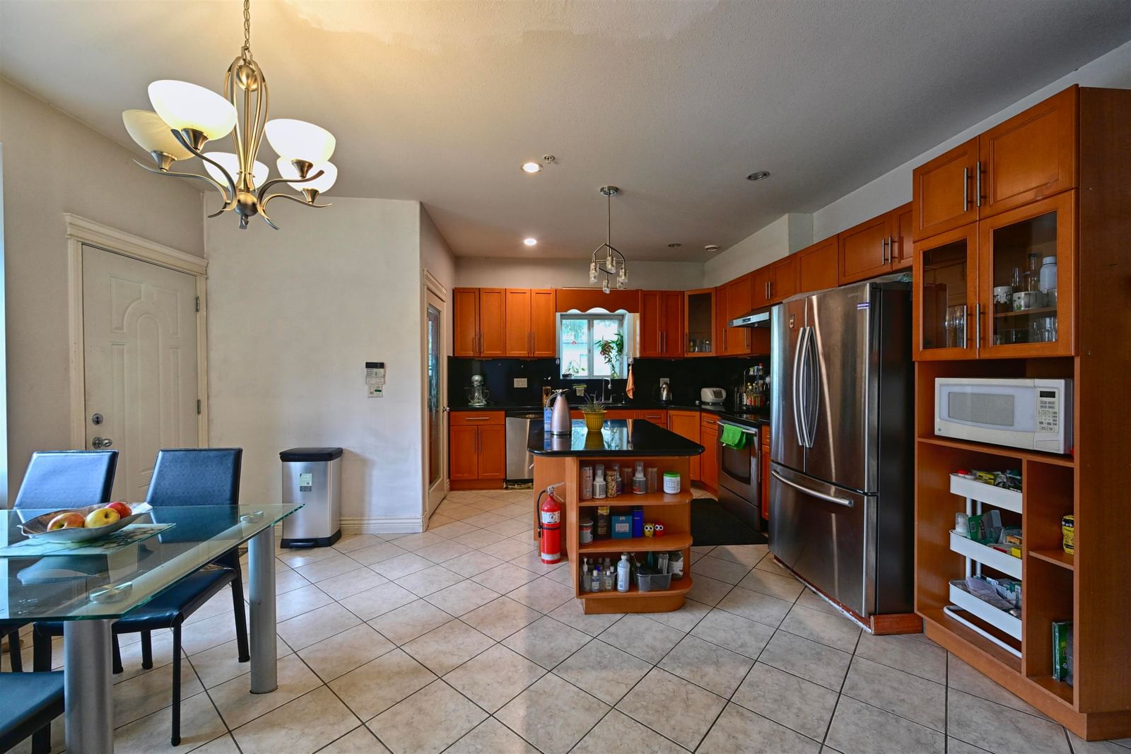 Listing Image 8