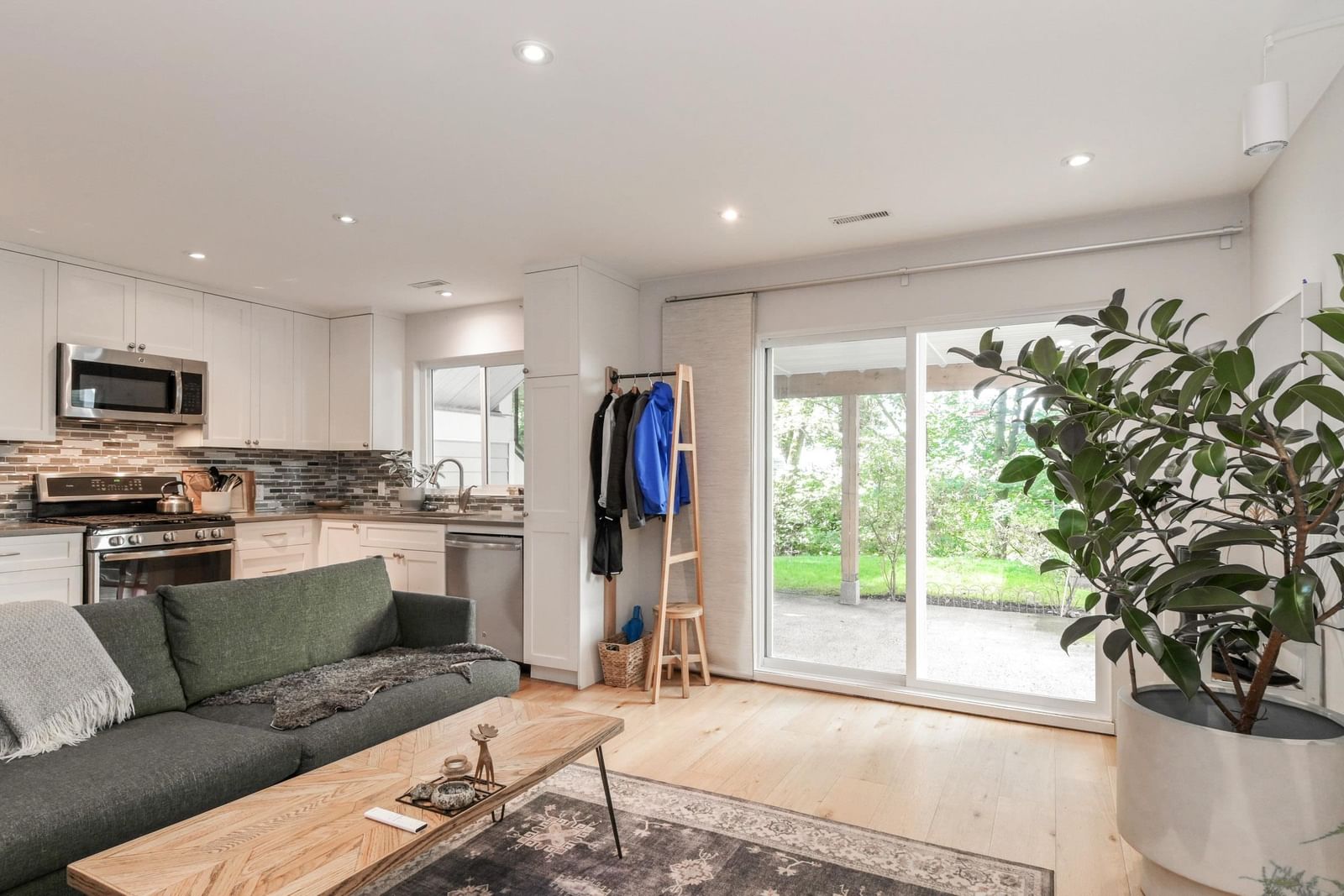 Listing Image 22