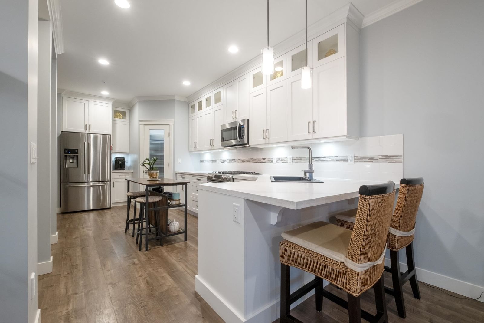 Listing Image 9