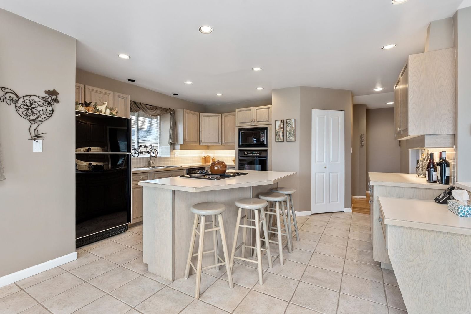 Listing Image 11