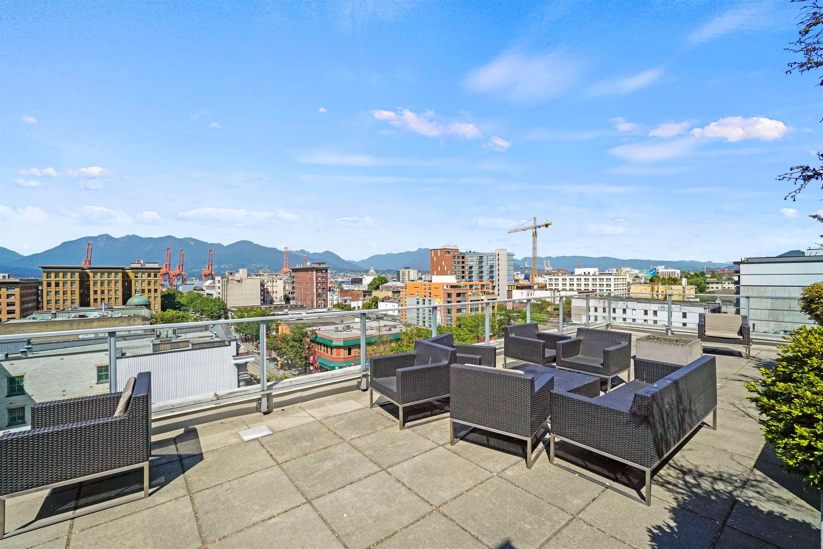 Listing Image 12
