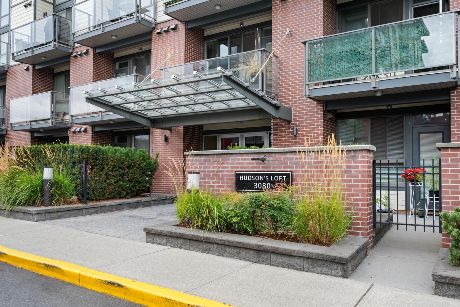 Listing Image 6