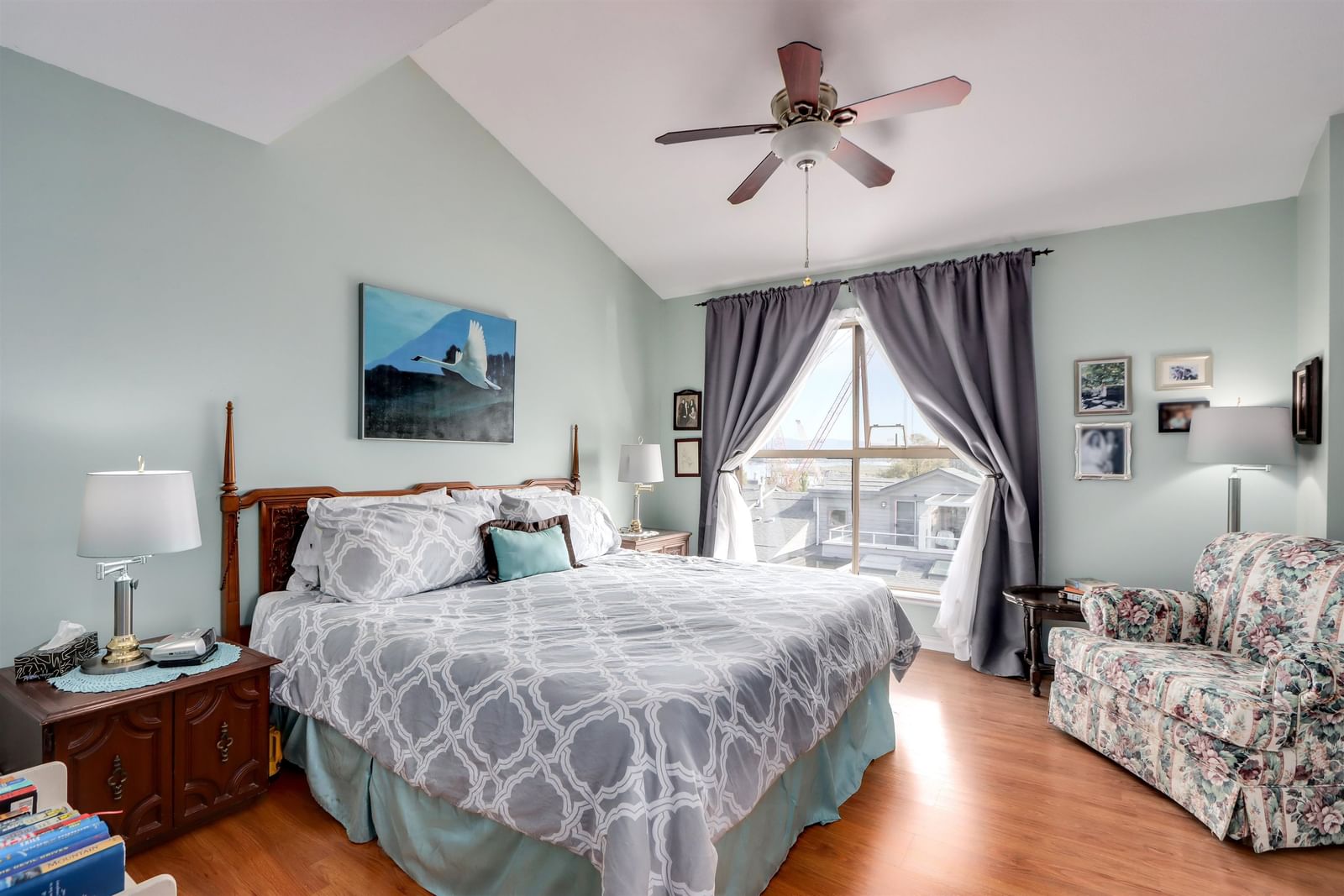 Listing Image 10