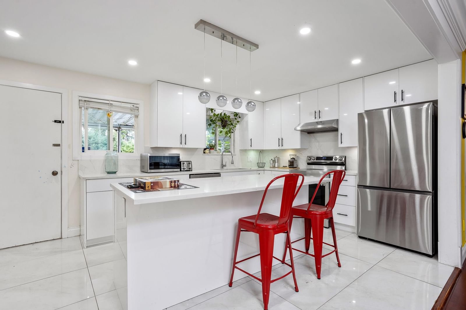 Listing Image 10