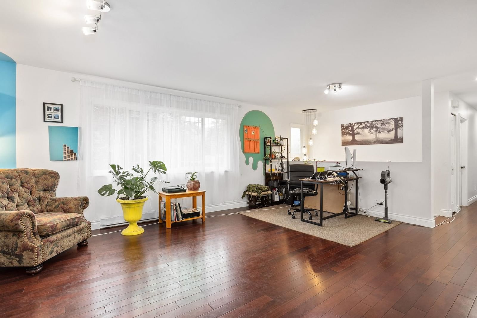 Listing Image 6