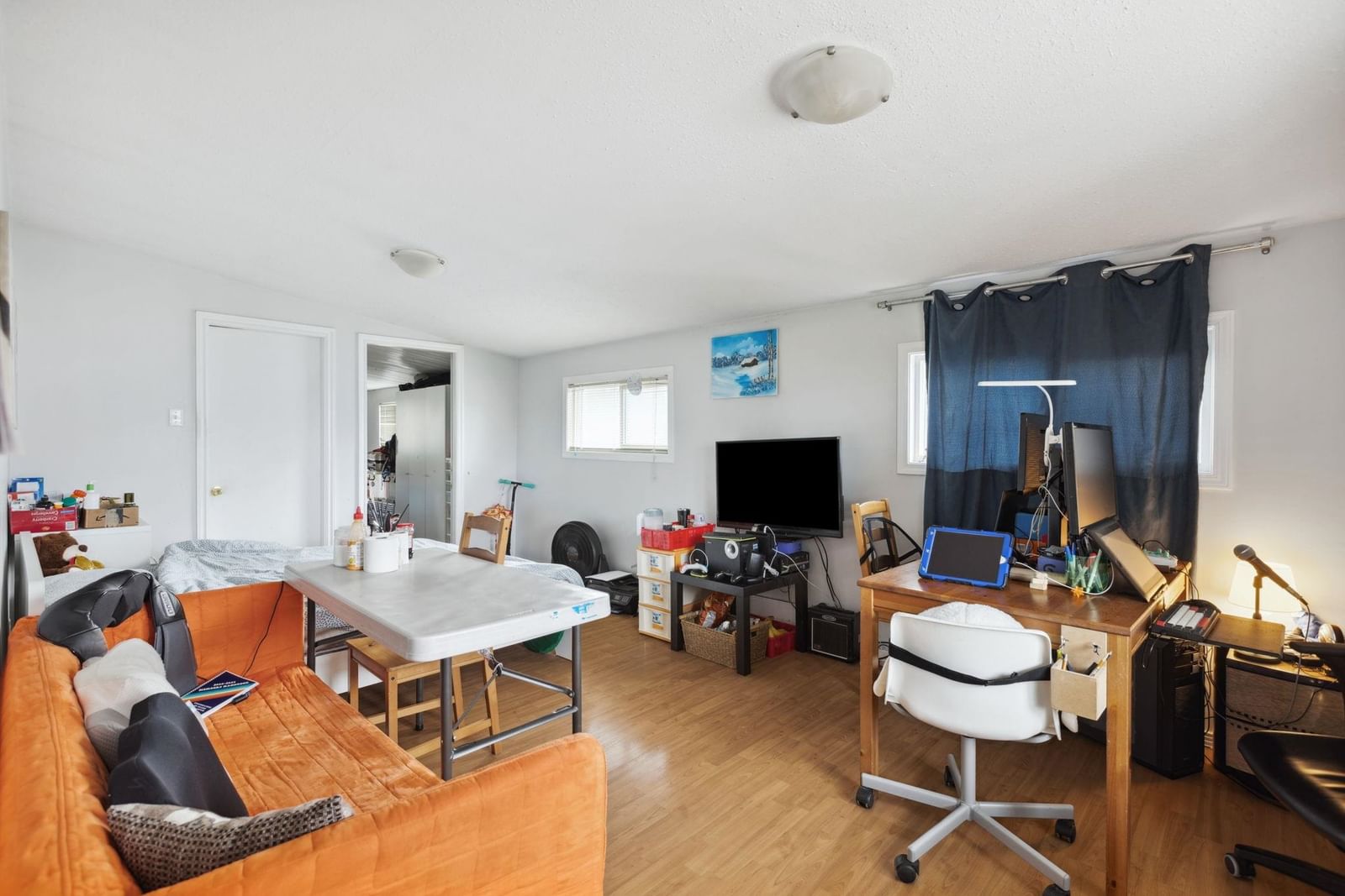 Listing Image 14