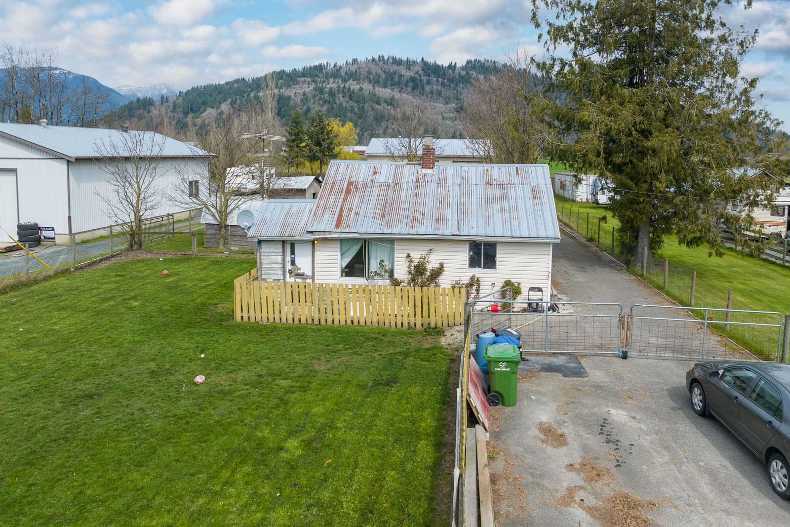 Listing Image 6