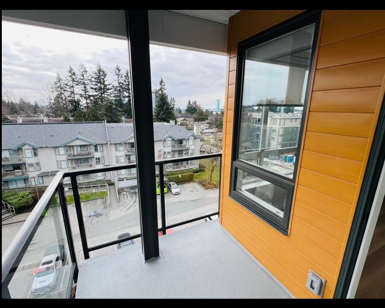 Listing Image 18