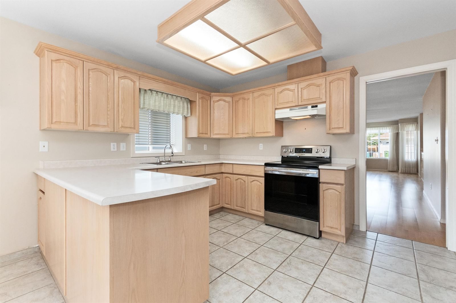 Listing Image 19