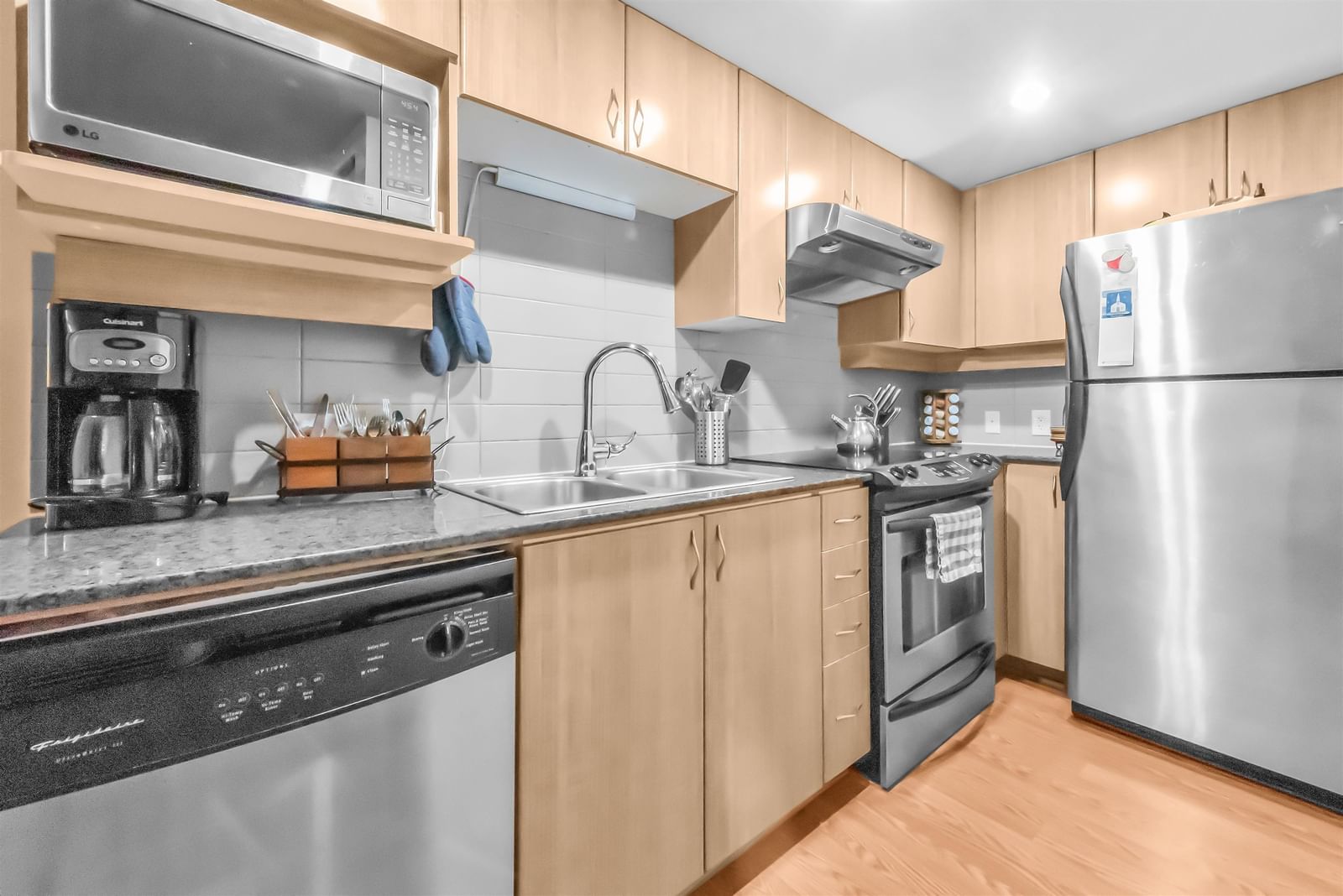 Listing Image 13