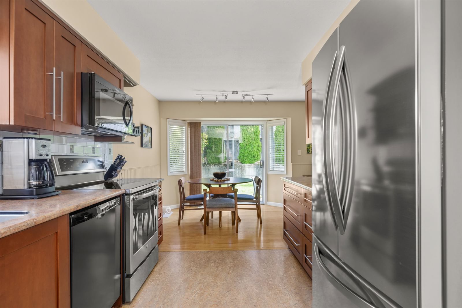 Listing Image 14