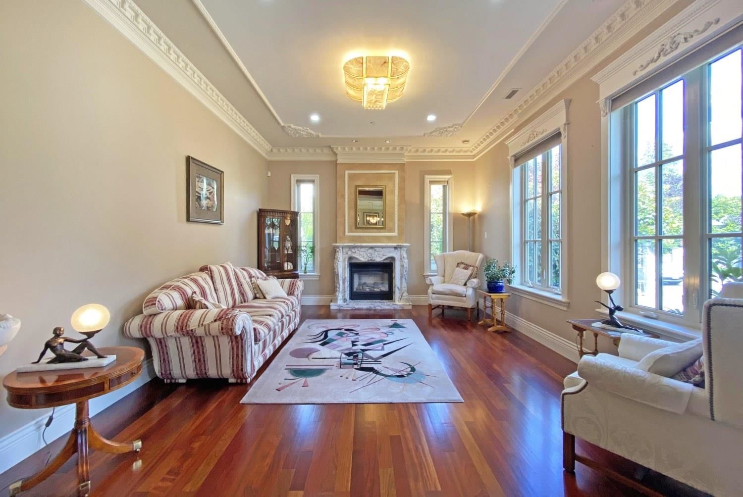Listing Image 4