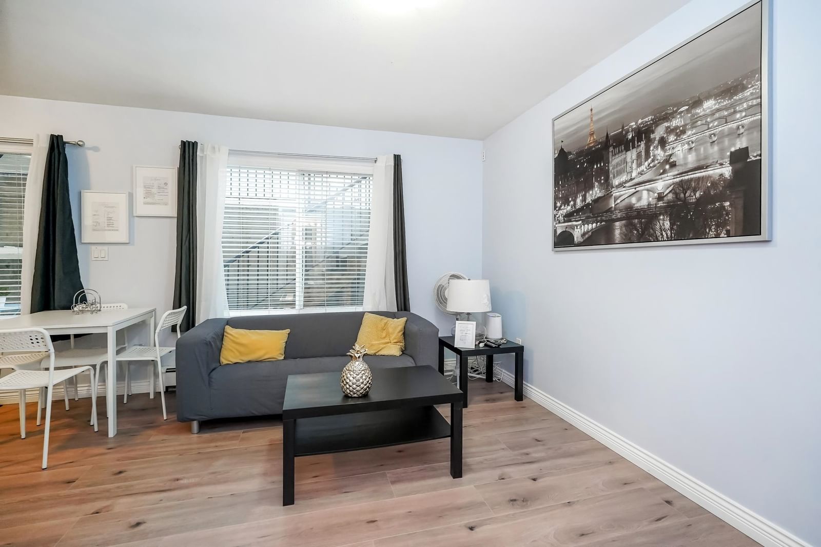 Listing Image 10