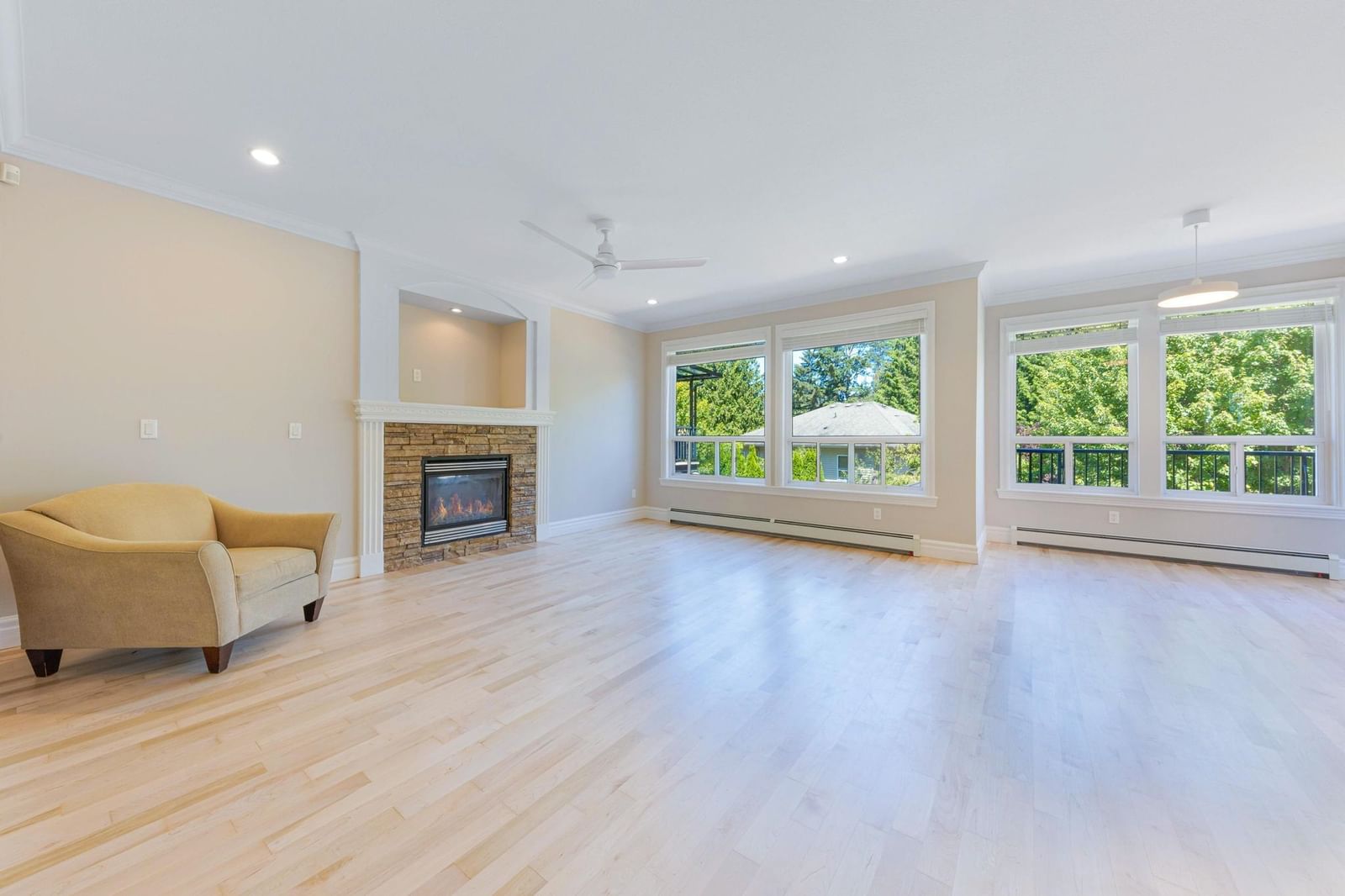 Listing Image 5